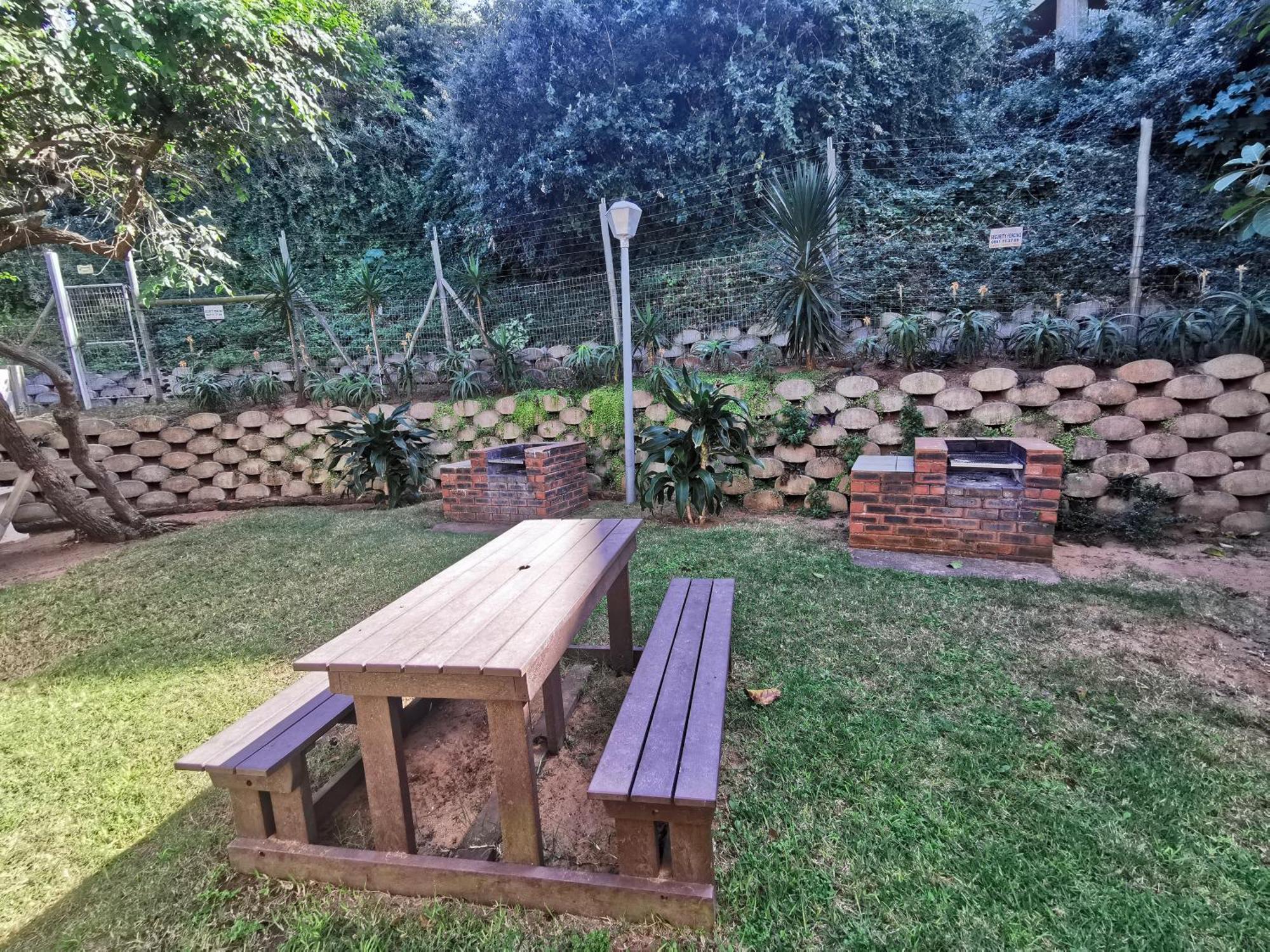 Ocean Breakaway - Power Back Up, 2 Adults & 3 Kids Only, Apartment Umdloti