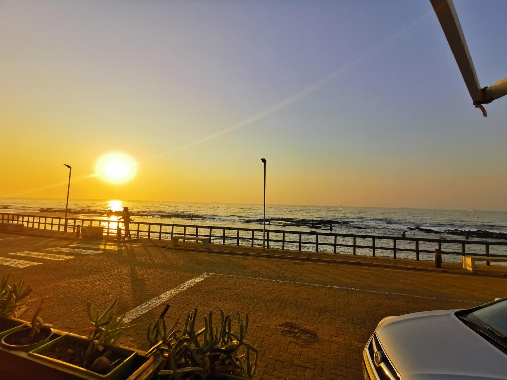 Ocean Breakaway - Power Back Up, 2 Adults & 3 Kids Only, Apartment Umdloti