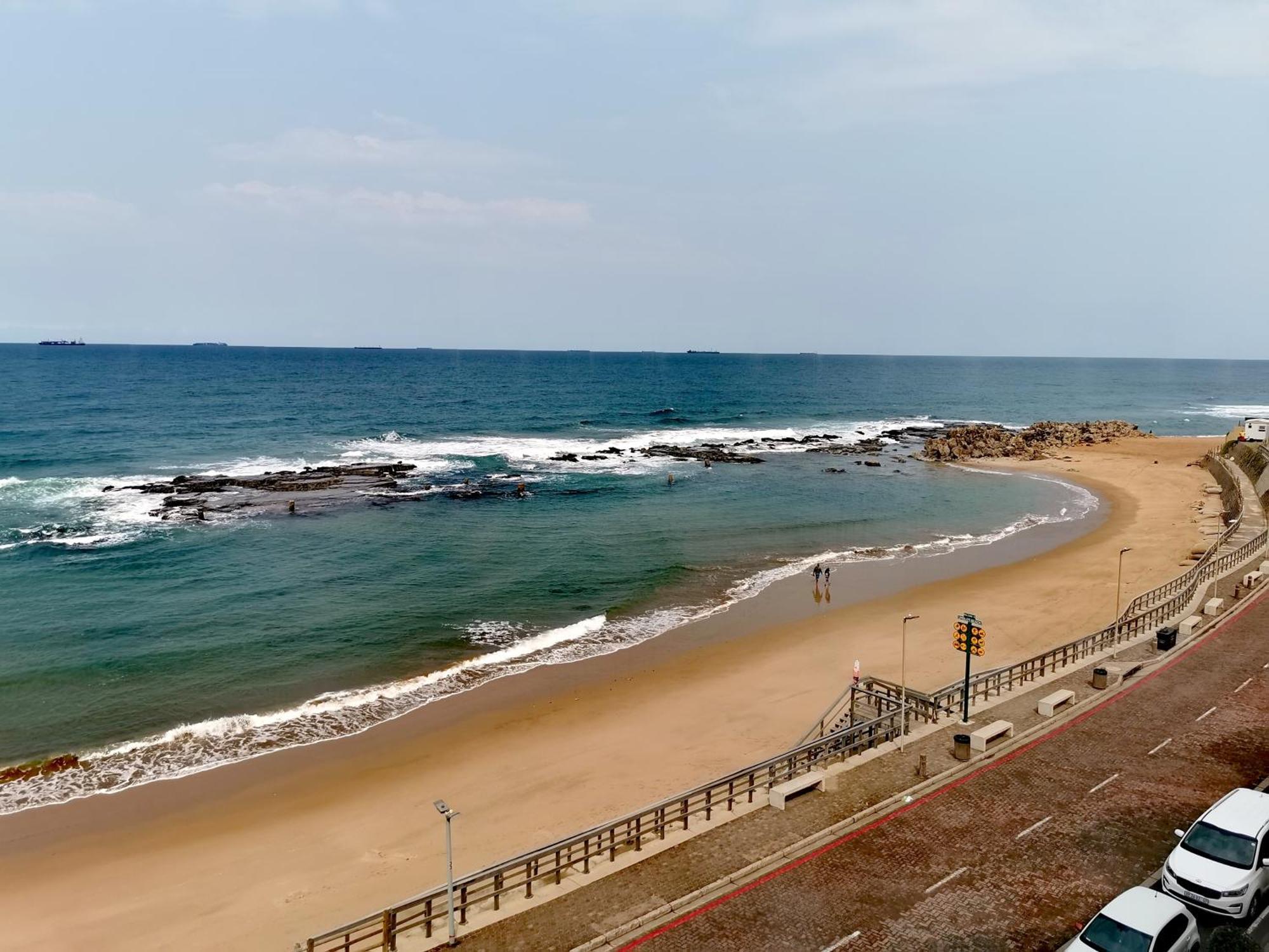 Ocean Breakaway - Power Back Up, 2 Adults & 3 Kids Only, Apartment Umdloti